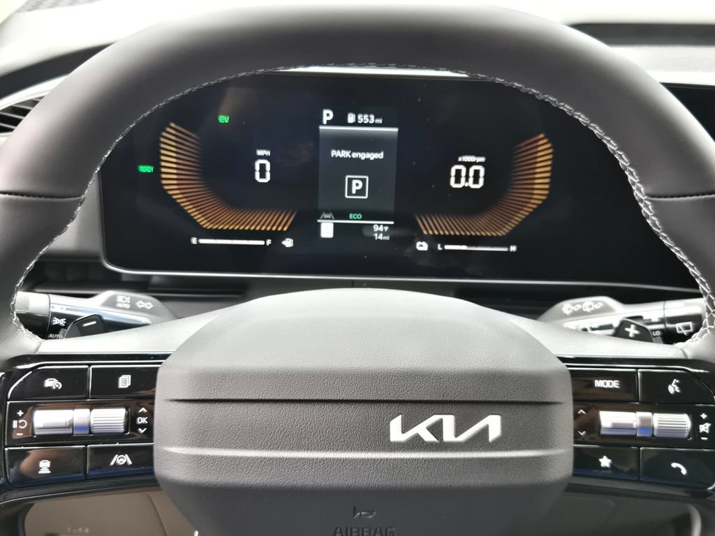 New 2027 Kia Carnival LXS FWD image 13