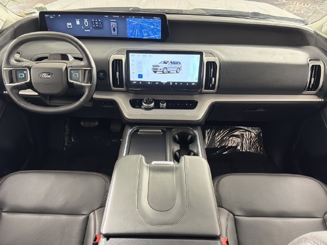 Certified 2025 Ford Expedition Active RWD image 2
