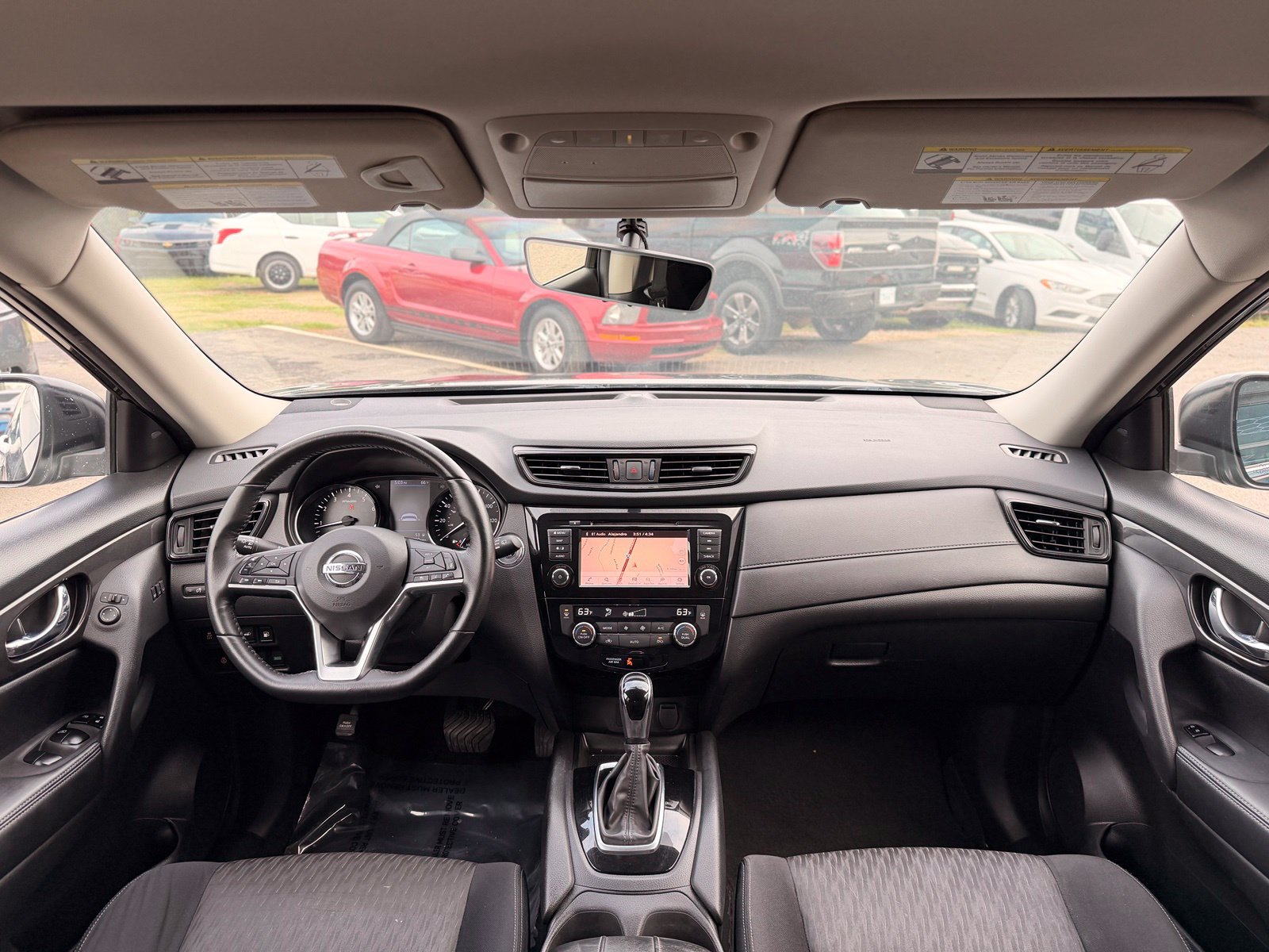 Used 2018 Nissan Rogue SV w/ Premium Package AWD/4WD image 28
