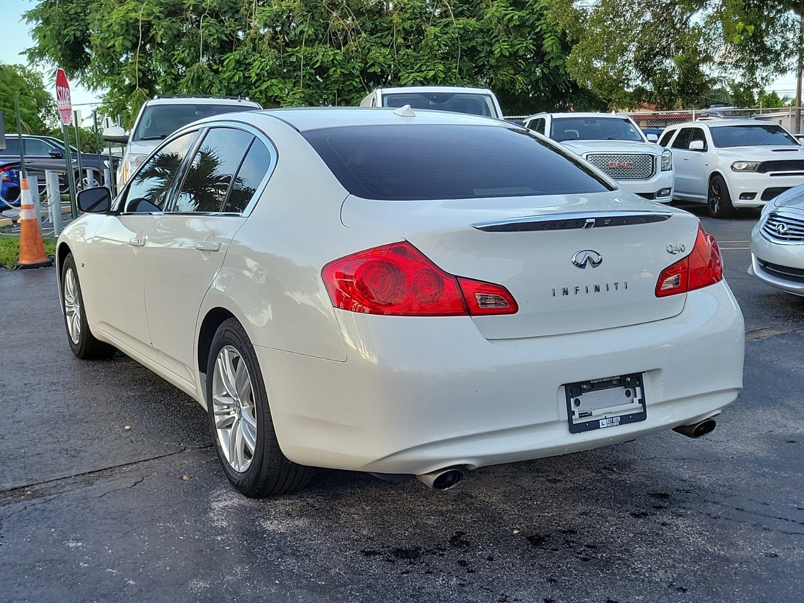 Used 2015 INFINITI Q40 w/ Moonroof Package image 6