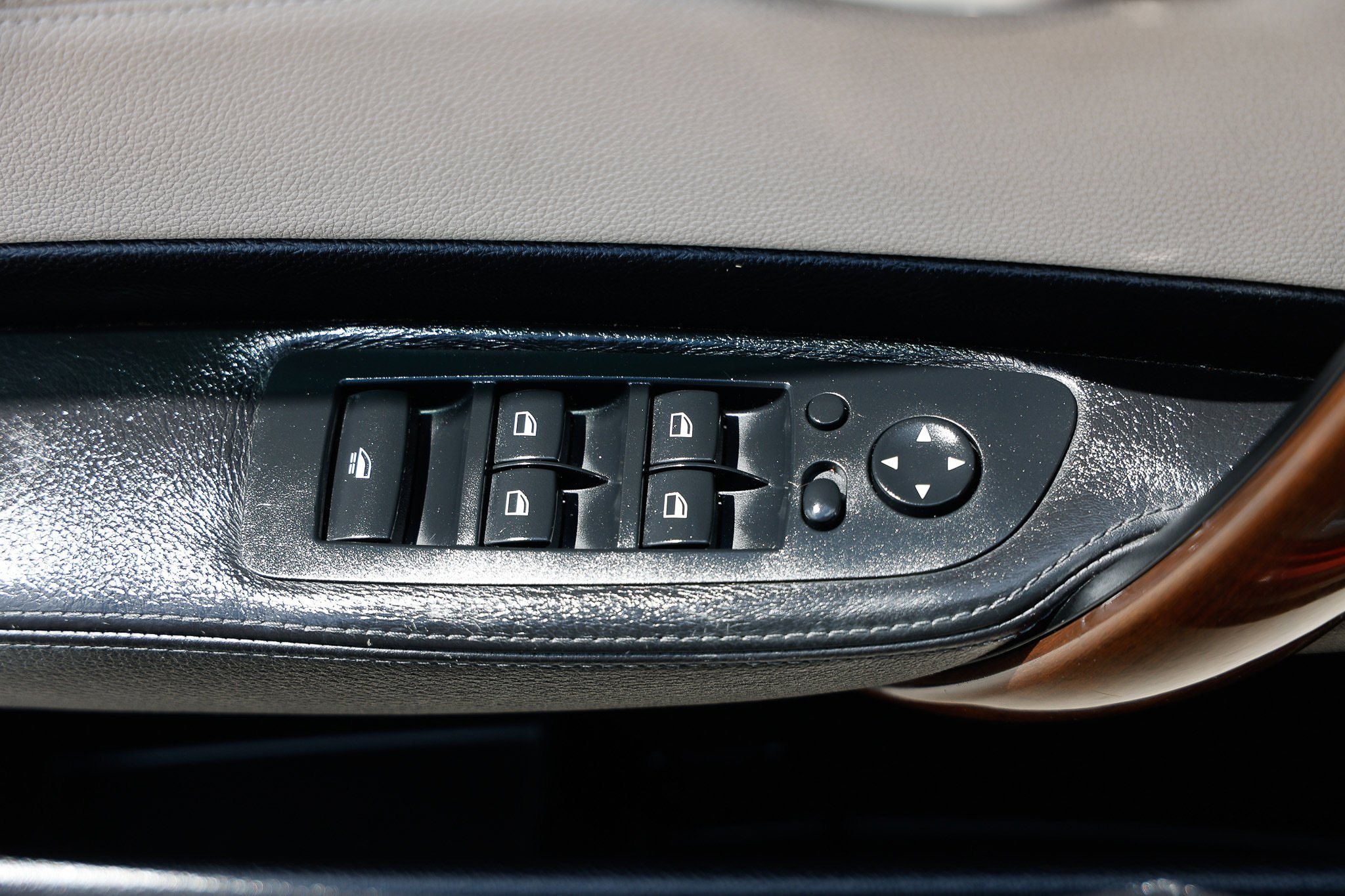 Used 2012 BMW 135i Convertible w/ Premium Pkg RWD image 43