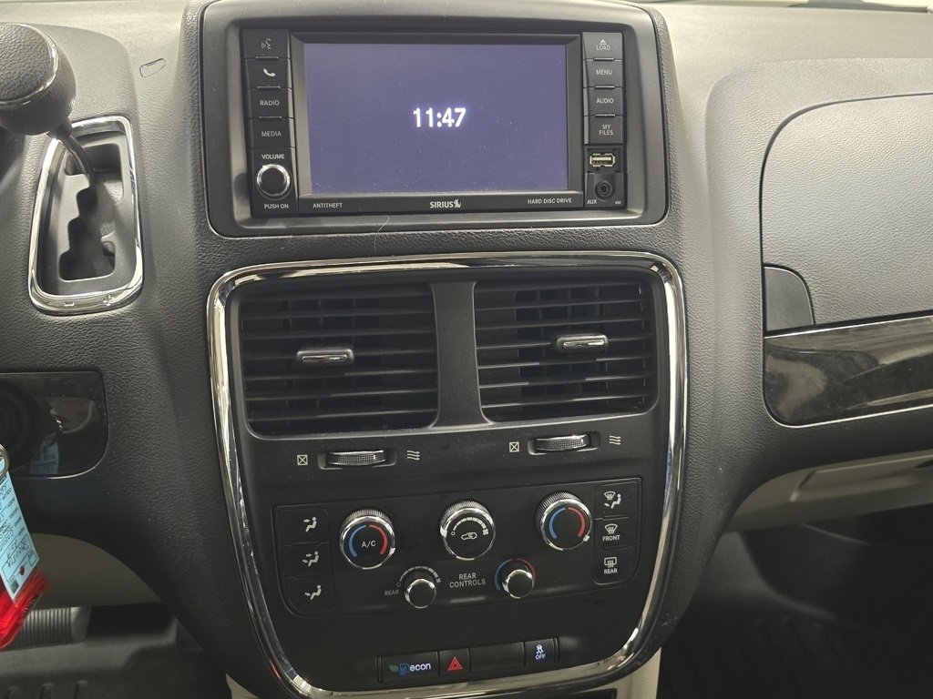Used 2019 Dodge Grand Caravan SE w/ UConnect Hands-Free Group image 27