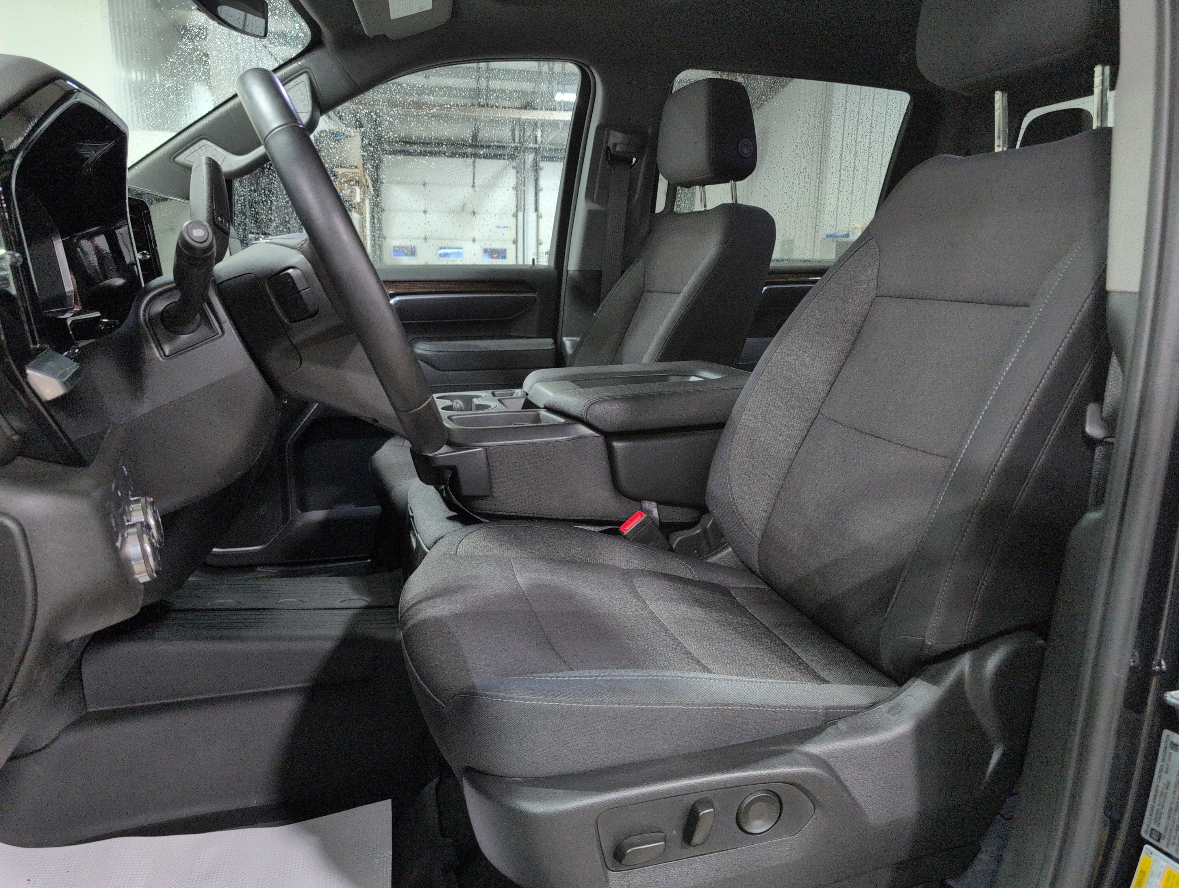 Used 2025 GMC Sierra 2500 SLE image 7