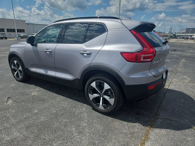 Used 2026 Volvo XC40 B5 Plus AWD/4WD image 6
