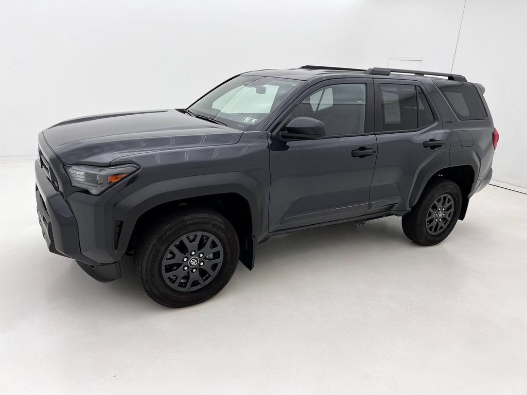 Used 2025 Toyota 4Runner SR5 AWD/4WD image 5