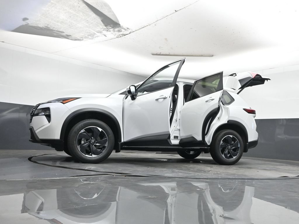Used 2026 Nissan Rogue SV w/ SV Premium Package AWD/4WD image 25