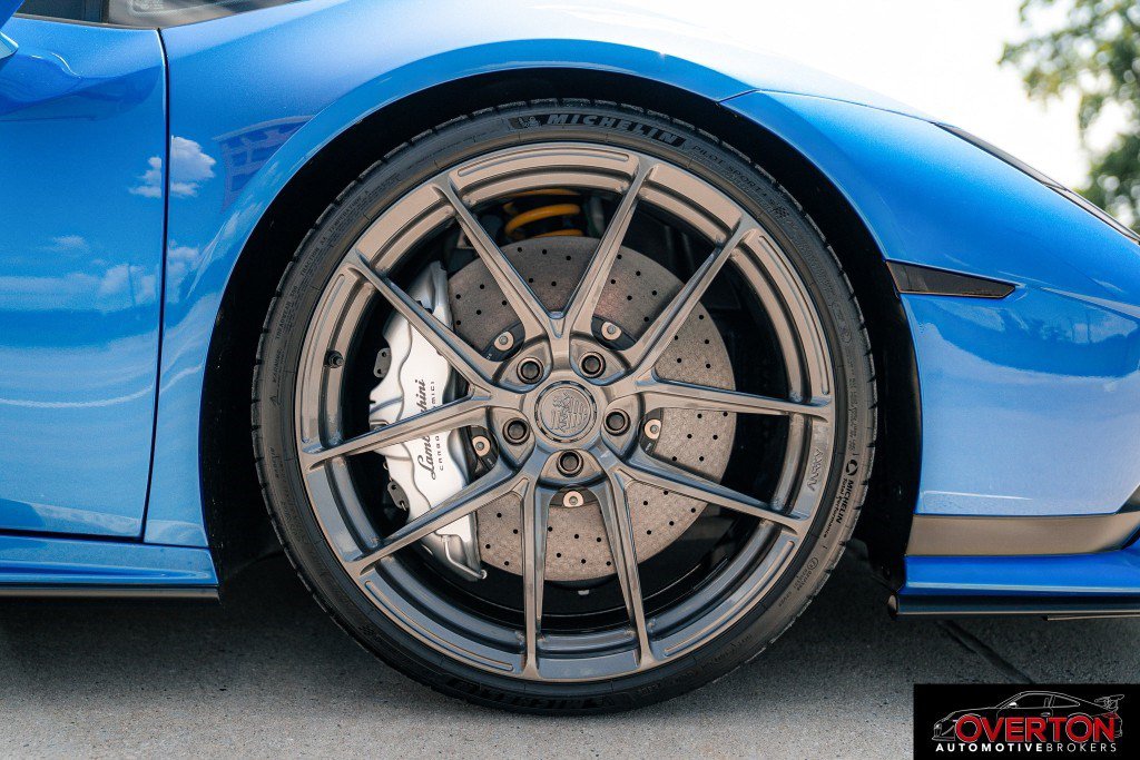 Used 2023 Lamborghini Huracan Tecnica RWD image 35