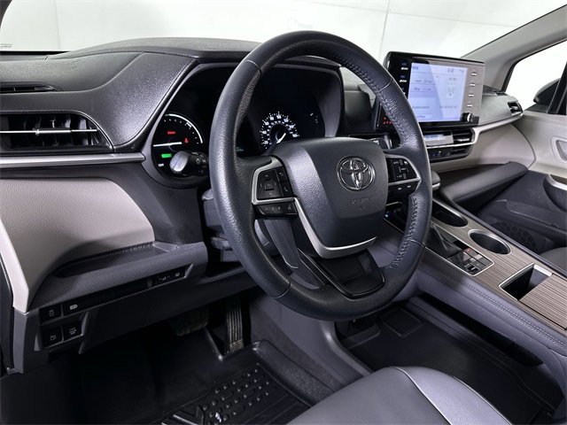 Used 2024 Toyota Sienna XLE image 10
