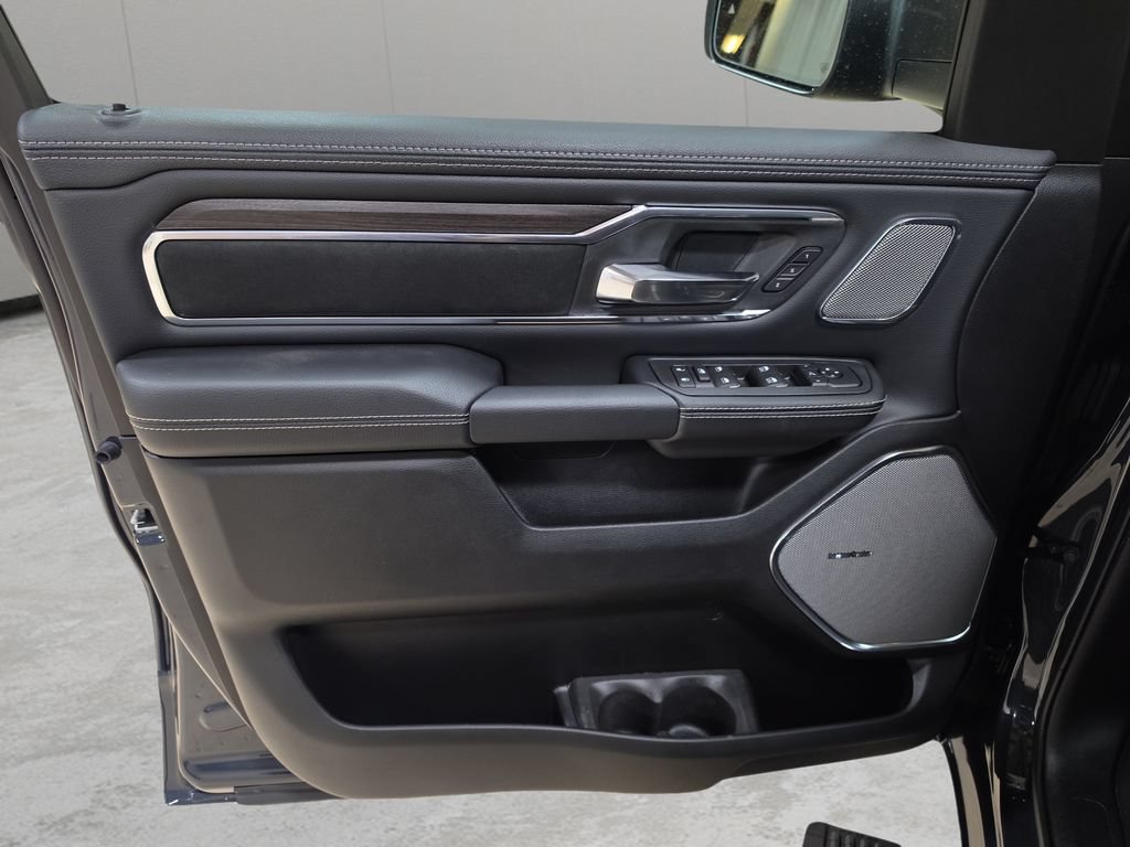 New 2027 RAM 1500 Laramie w/ Night Edition AWD/4WD image 13