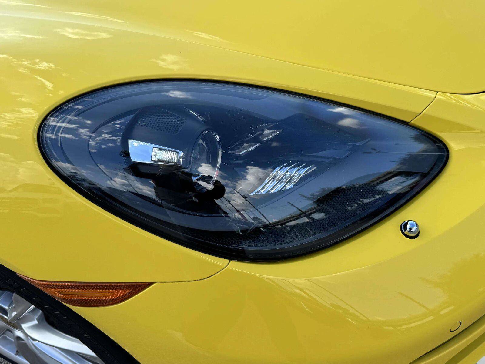 Used 2018 Porsche 718 Boxster RWD image 11