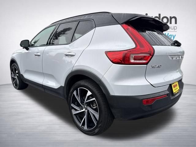 Used 2021 Volvo XC40 T5 R-Design w/ Protection Package Premier AWD/4WD image 5