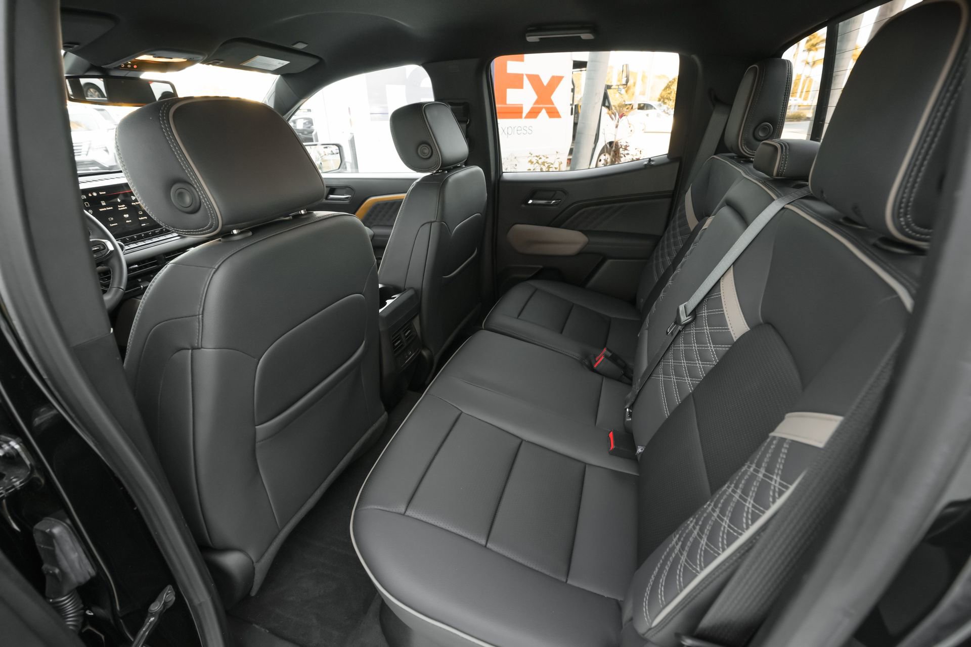 Used 2024 GMC Canyon Denali w/ LPO, Denali Black Edition AWD/4WD image 35