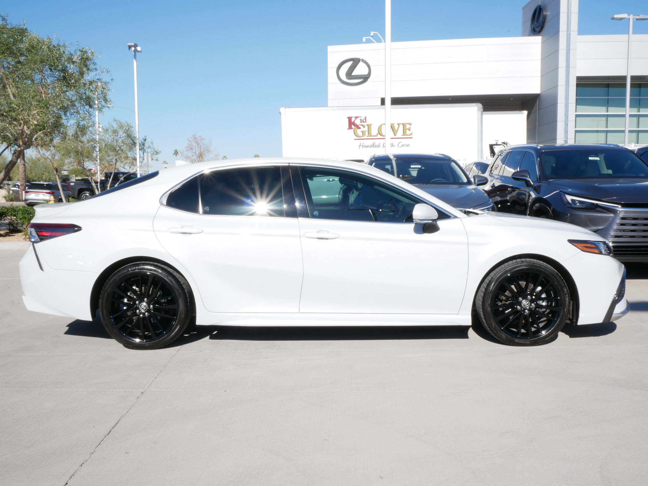 Used 2022 Toyota Camry XSE image 11
