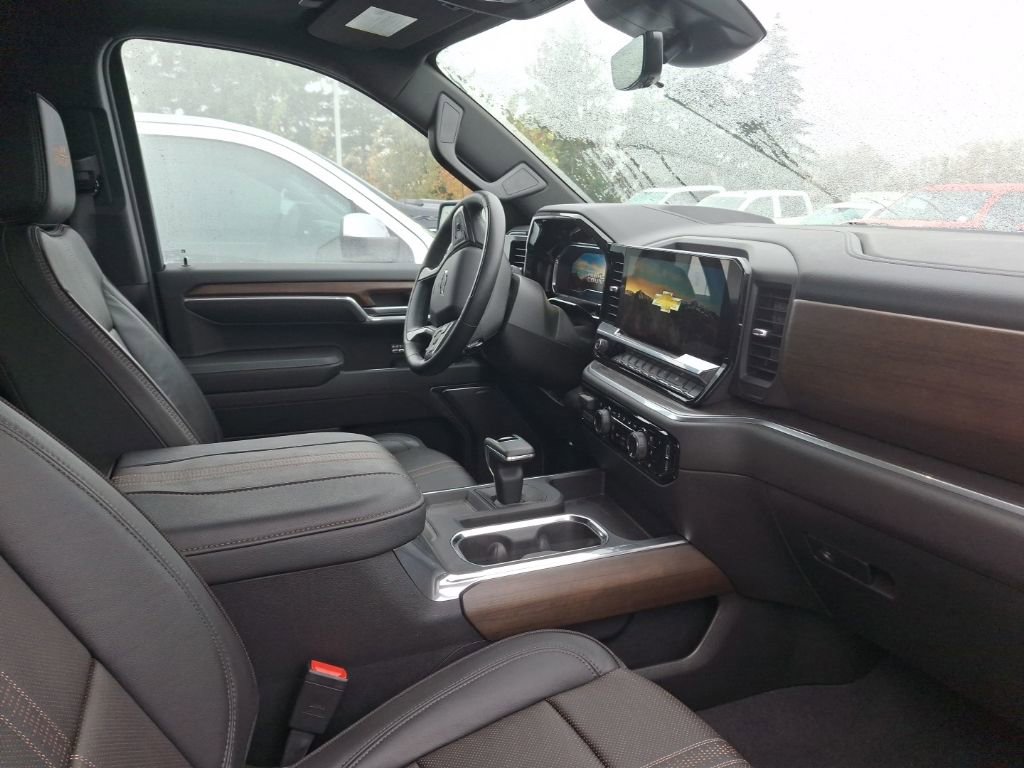 Used 2025 Chevrolet Silverado 1500 High Country w/ Midnight Edition image 17