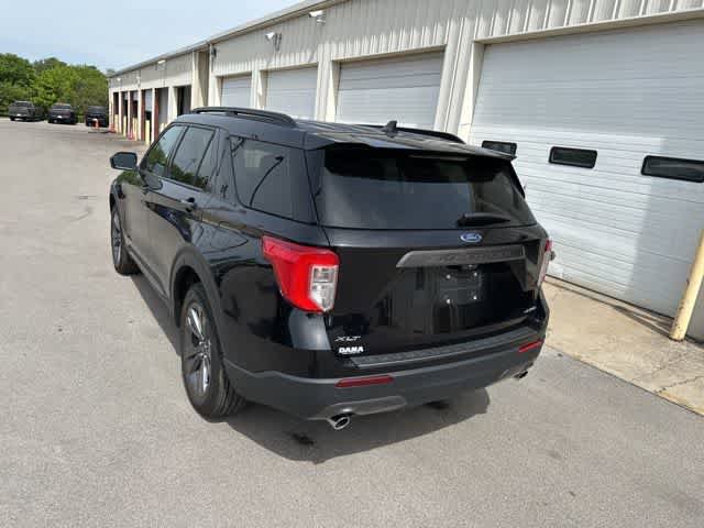 Used 2022 Ford Explorer XLT w/ Equipment Group 202A AWD/4WD image 17