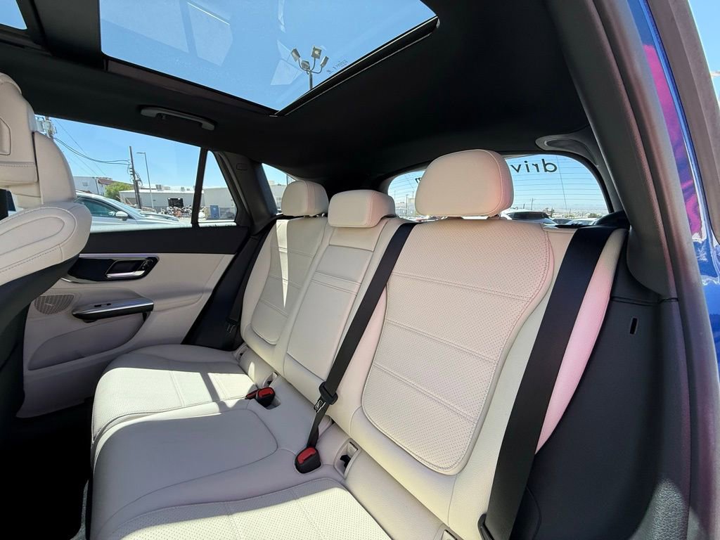 Used 2026 Mercedes-Benz GLC 300 image 14