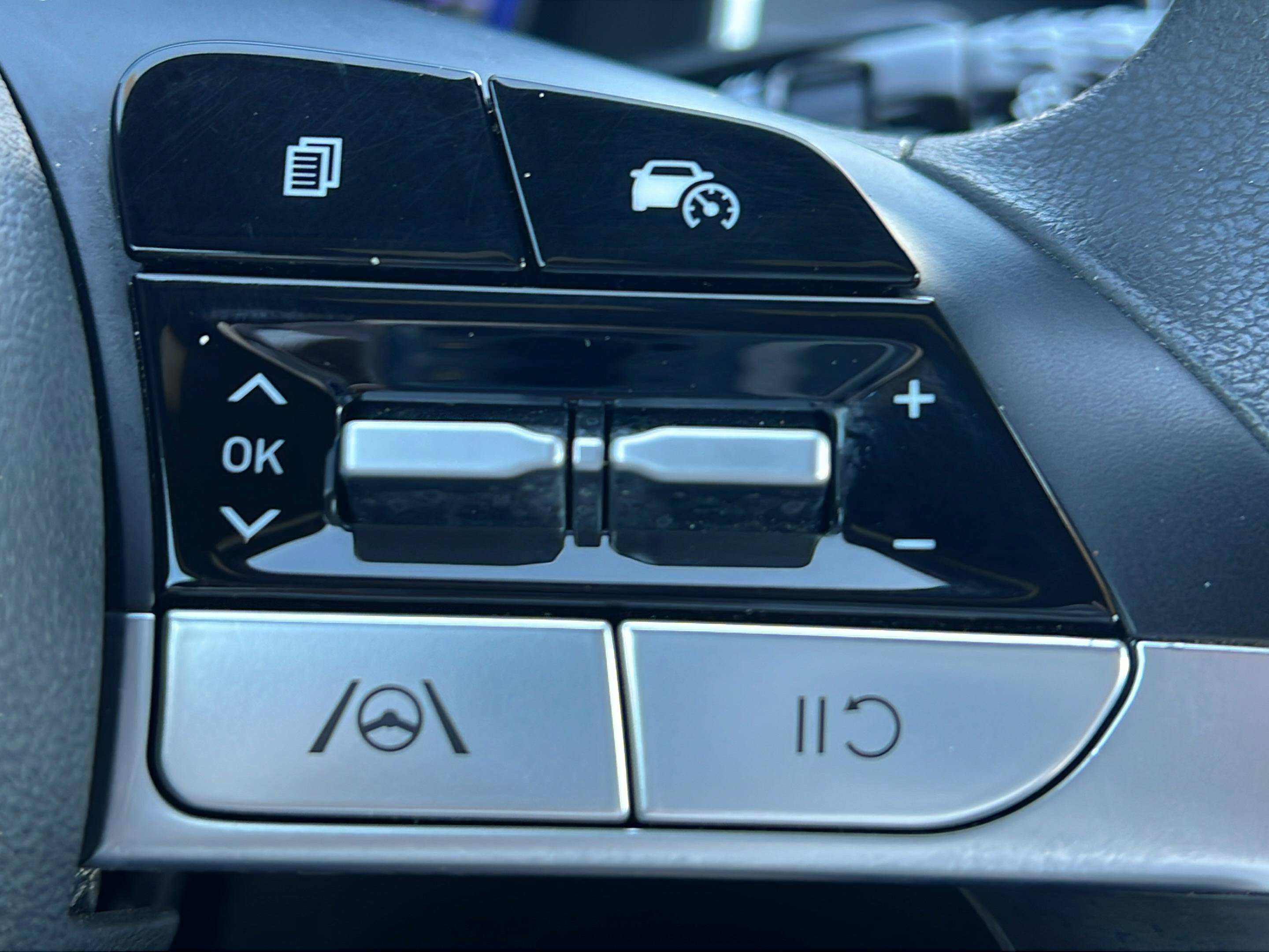 Used 2022 Hyundai Santa Cruz SEL FWD image 19