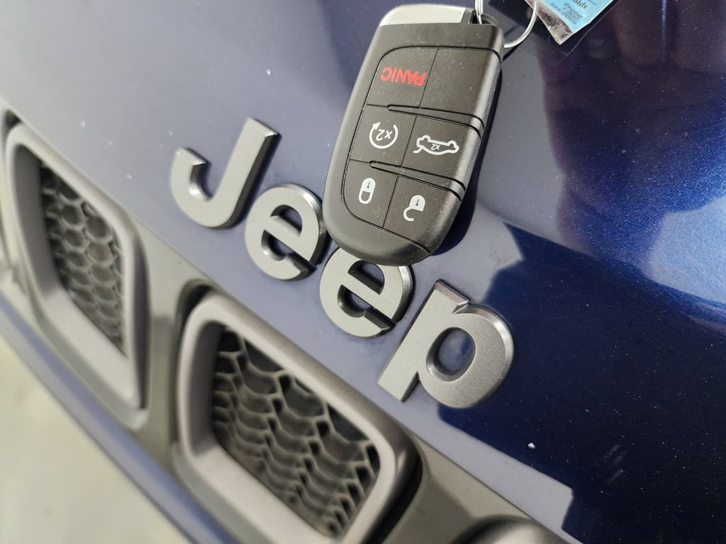 Used 2021 Jeep Compass Latitude FWD image 40