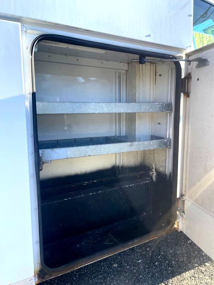 Used 2010 Ford E-350 and Econoline 350 Super Duty image 17