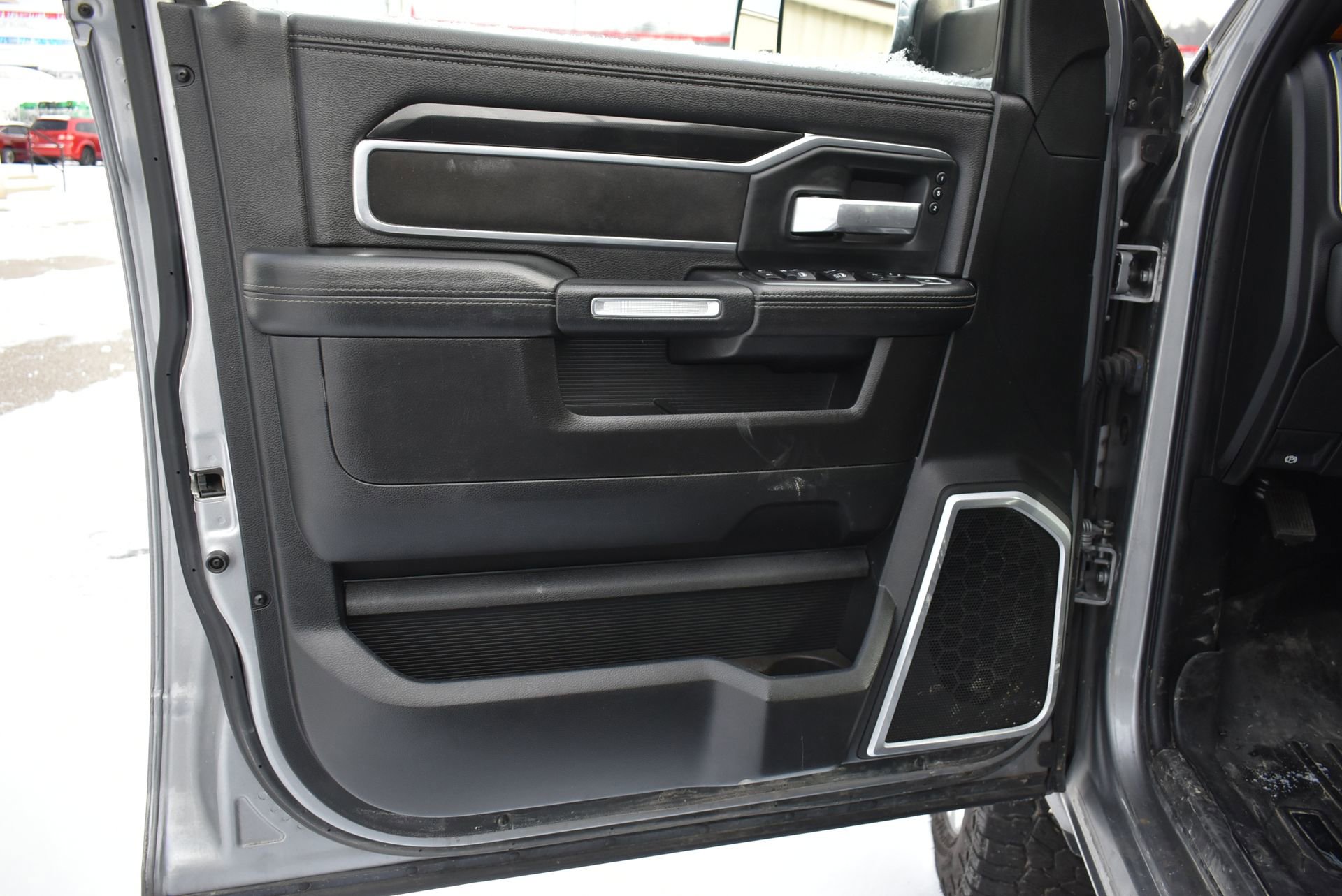 Used 2019 RAM 2500 Laramie image 10