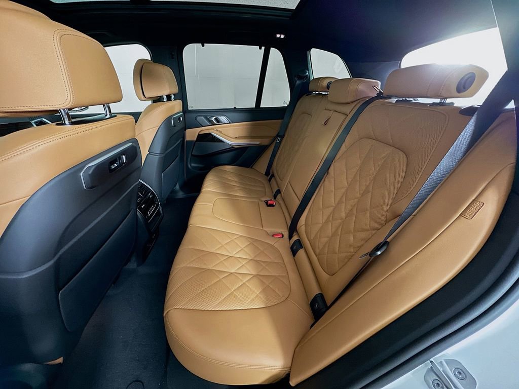 New 2026 BMW X5 xDrive40i w/ Climate Comfort Package image 32