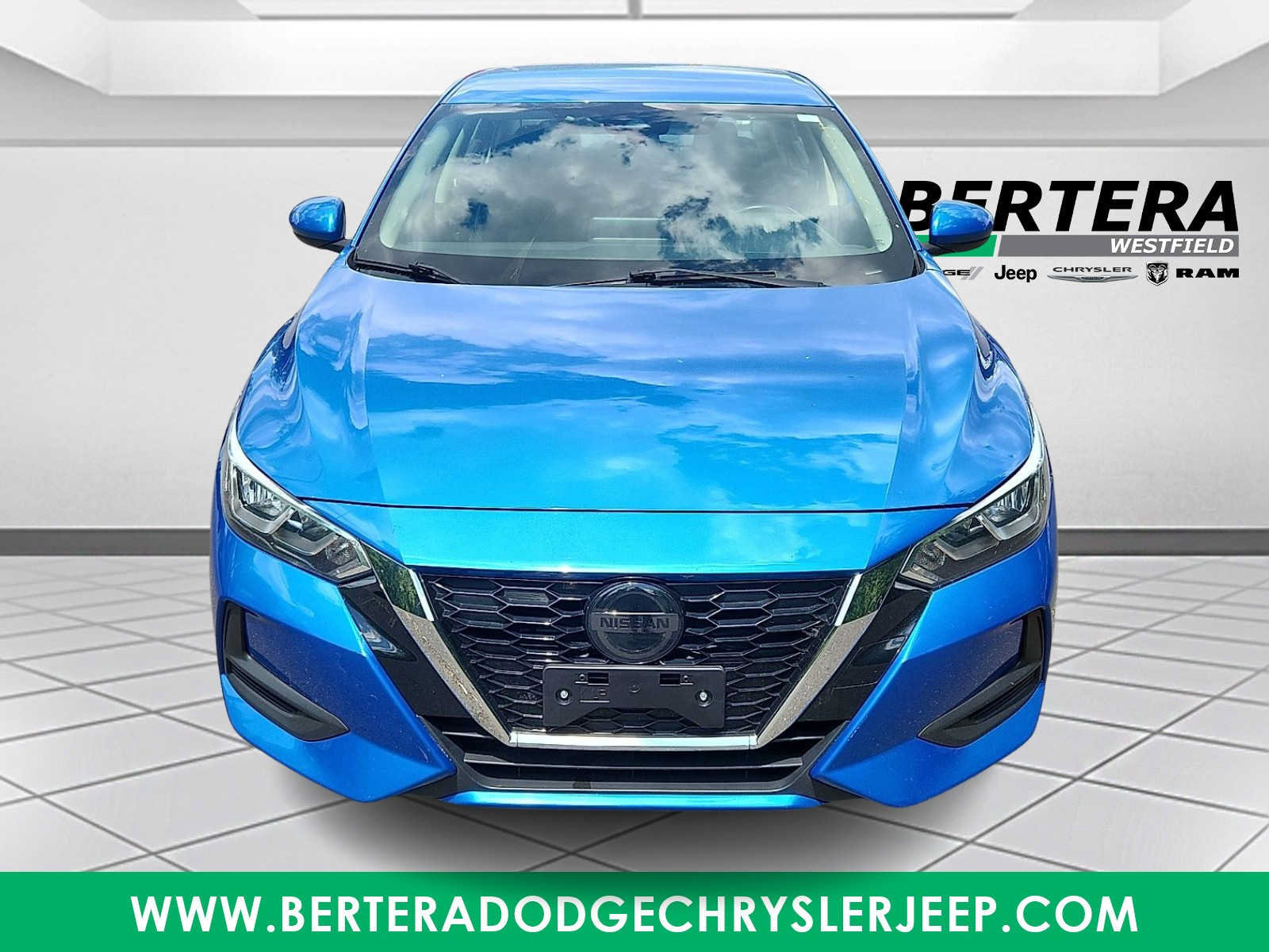 Used 2022 Nissan Sentra SV FWD image 2