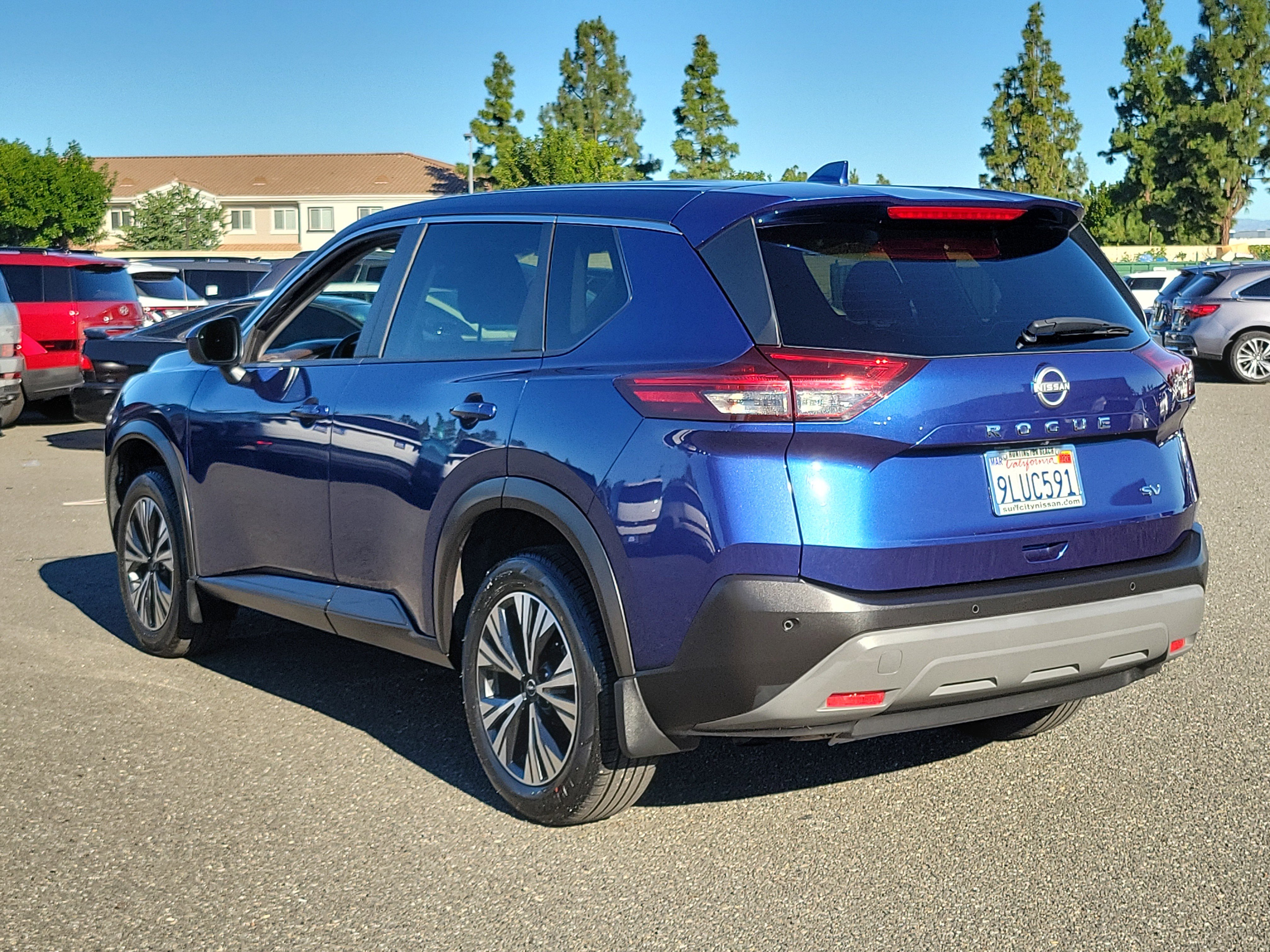 Used 2023 Nissan Rogue SV image 28