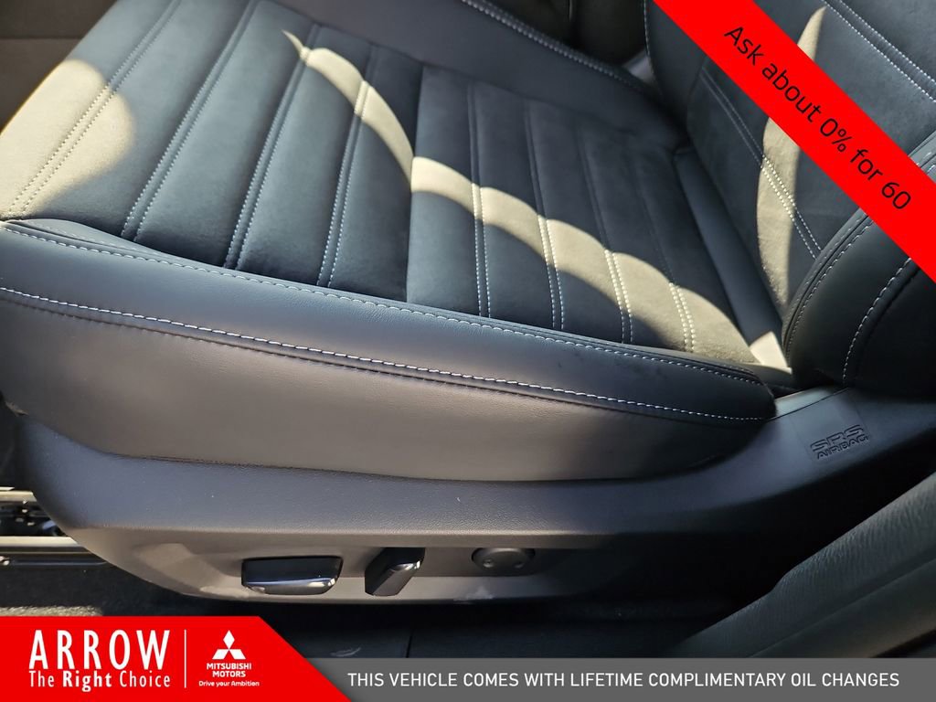 New 2025 Mitsubishi Outlander SE image 23
