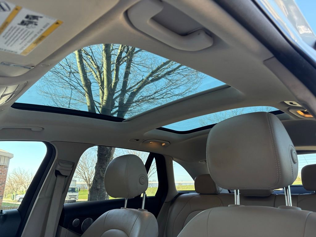 Used 2020 Mercedes-Benz GLC 300 4MATIC w/ Multimedia Package image 30