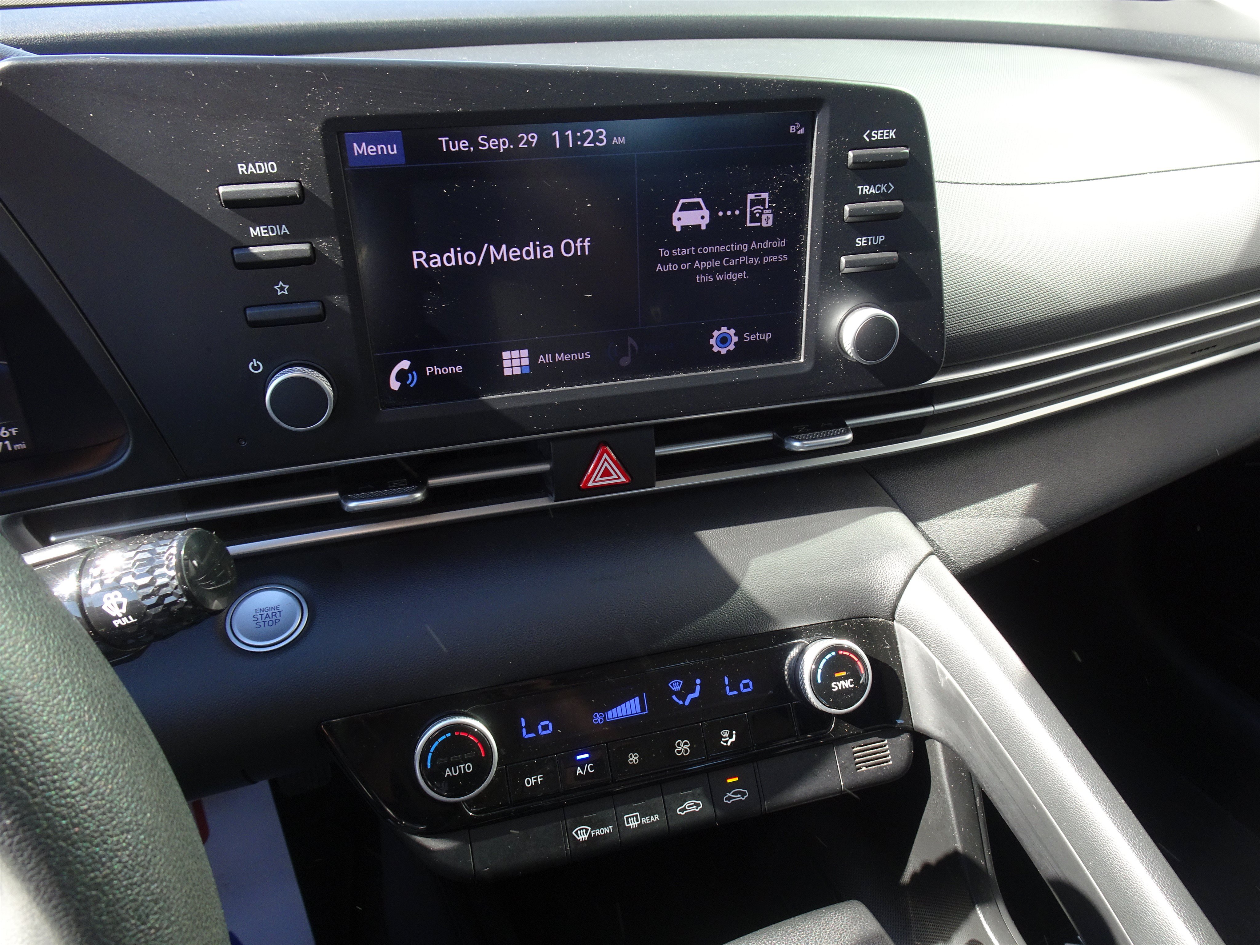 Used 2023 Hyundai Elantra SEL w/ Cargo Package FWD image 17