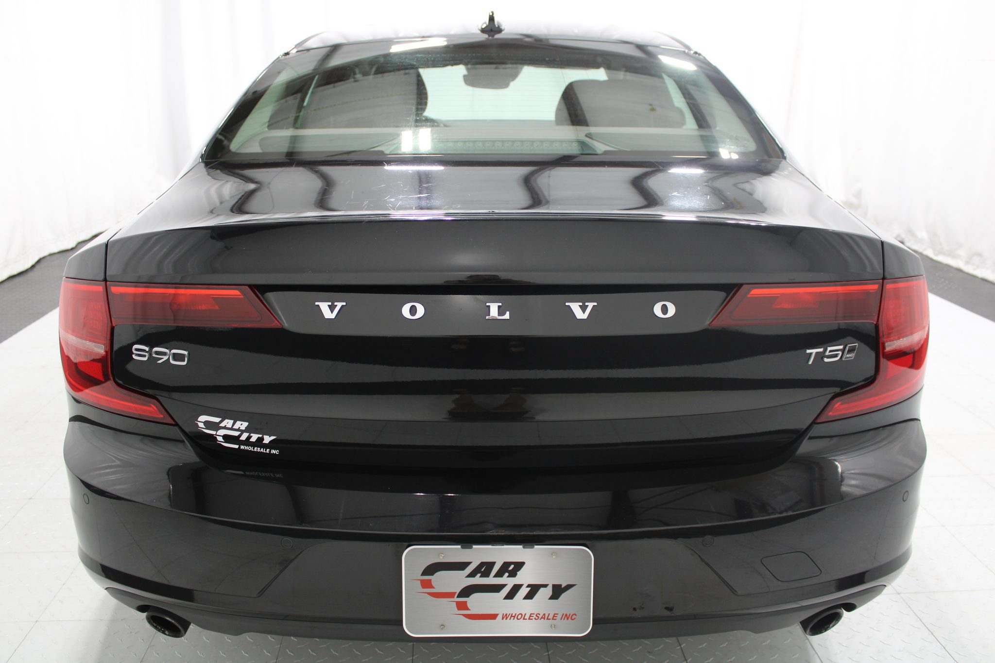Used 2018 Volvo S90 T5 Momentum w/ Convenience Package AWD/4WD image 7