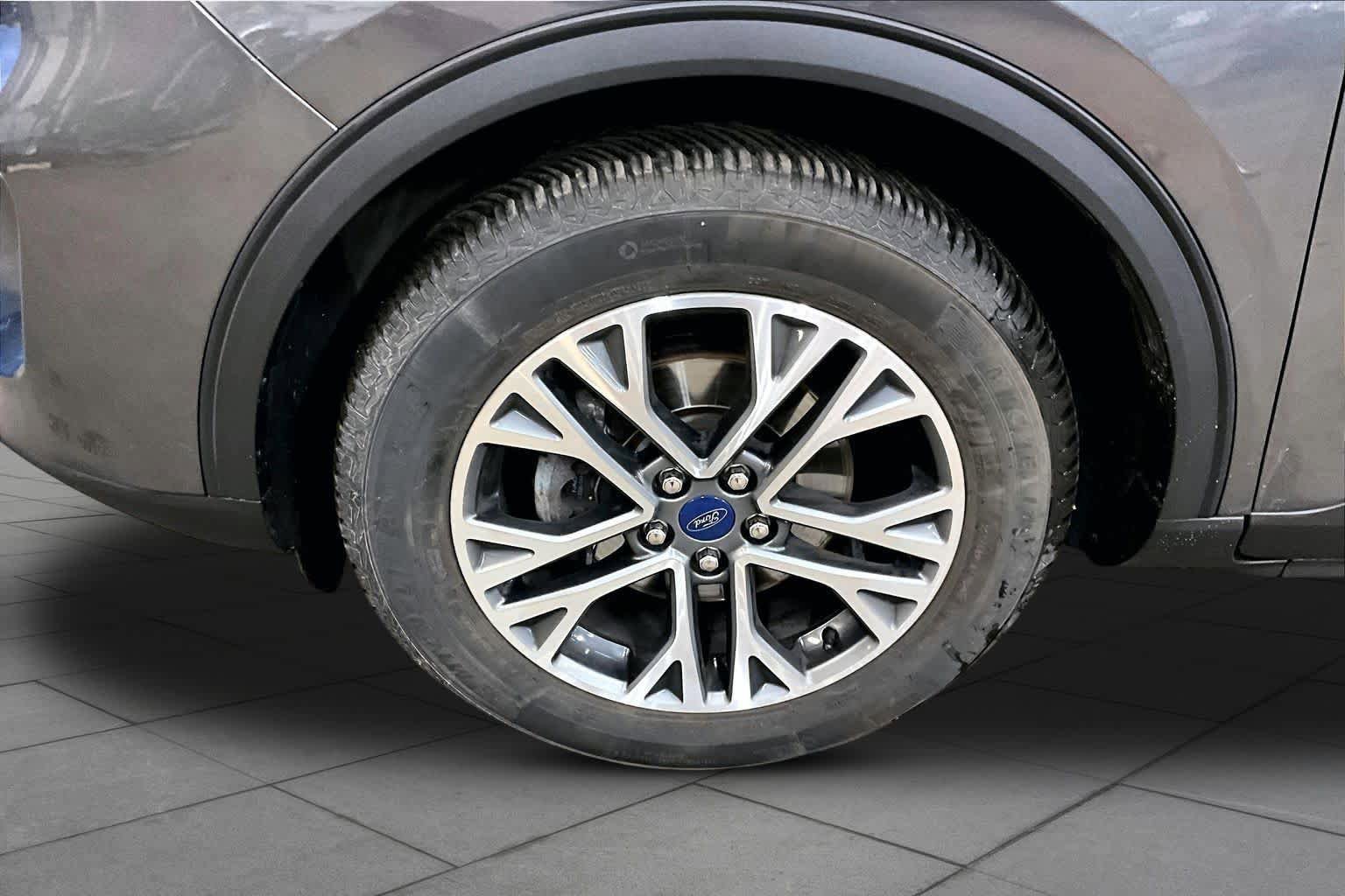 Used 2020 Ford Escape SEL image 11