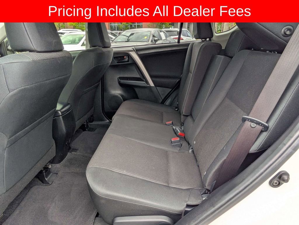 Used 2018 Toyota RAV4 LE FWD image 15