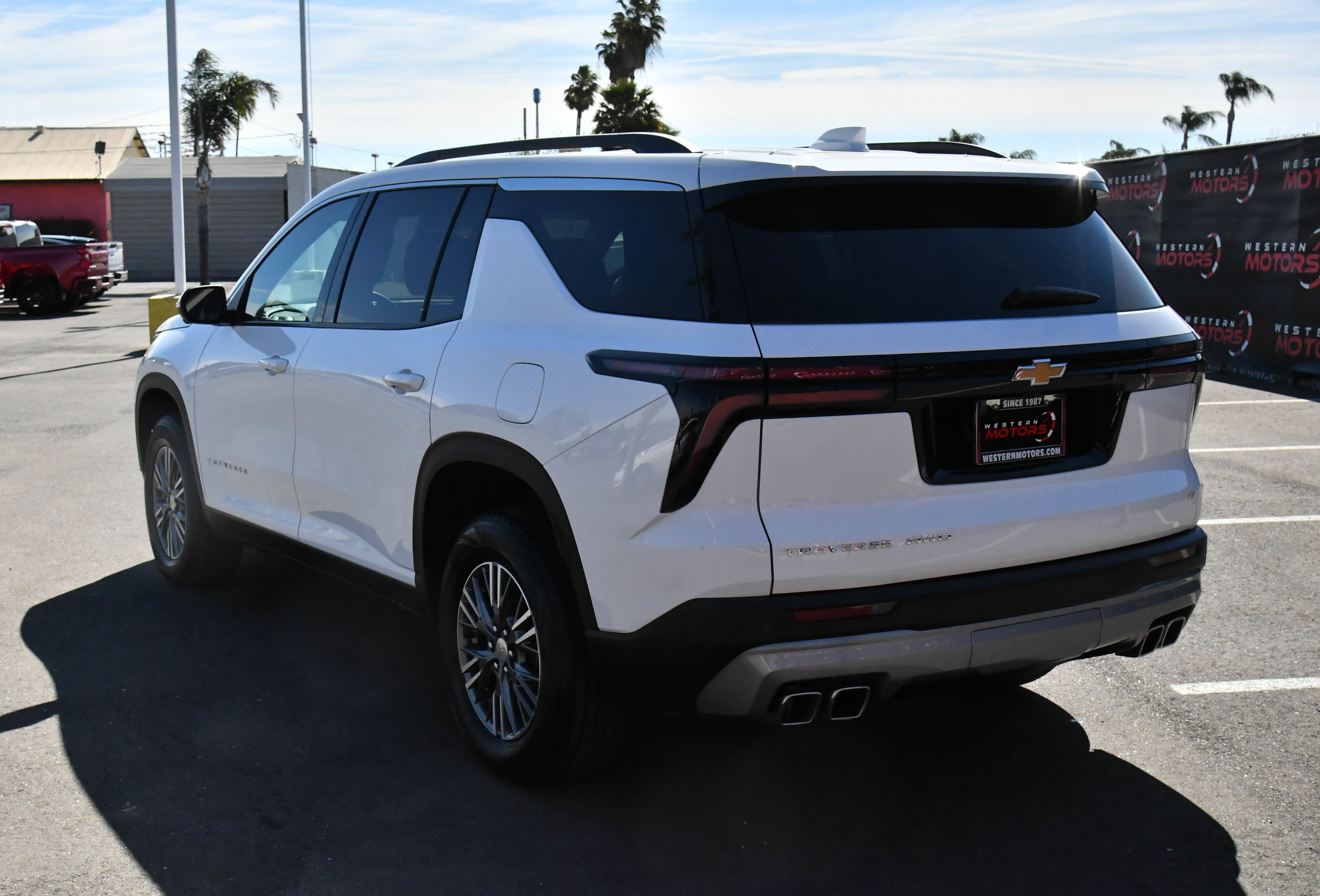 Used 2024 Chevrolet Traverse LT image 6