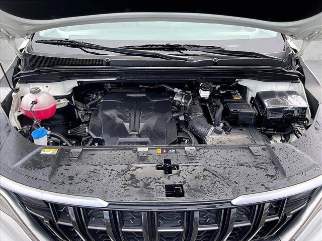 Used 2024 Kia Carnival LX FWD image 11