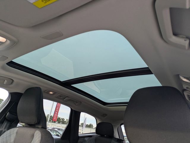 Used 2022 Volvo XC60 B5 Momentum image 23