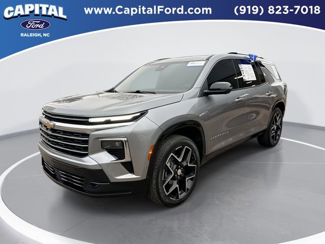 Used 2025 Chevrolet Traverse High Country image 1