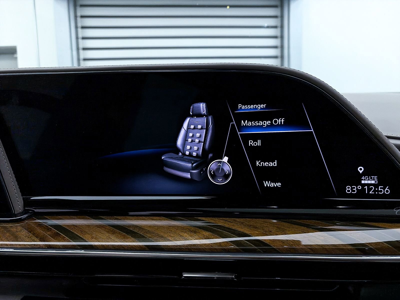 Used 2022 Cadillac Escalade Sport Platinum w/ Heavy-Duty Trailer Package AWD/4WD image 10