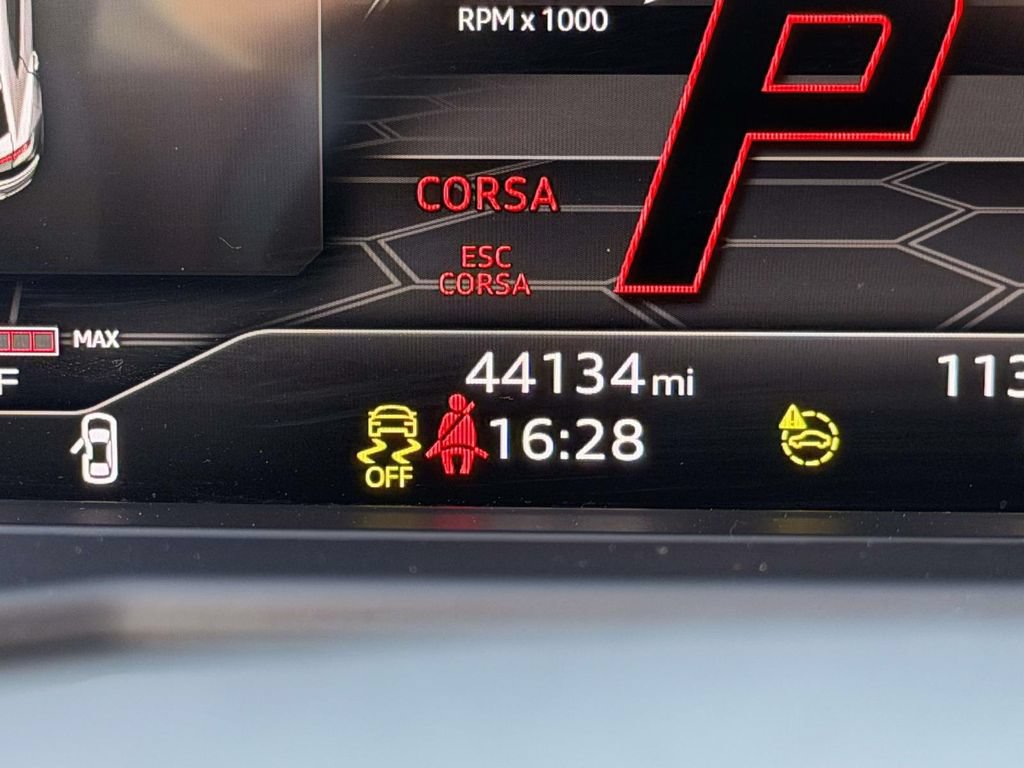 Used 2022 Lamborghini Urus AWD/4WD image 25