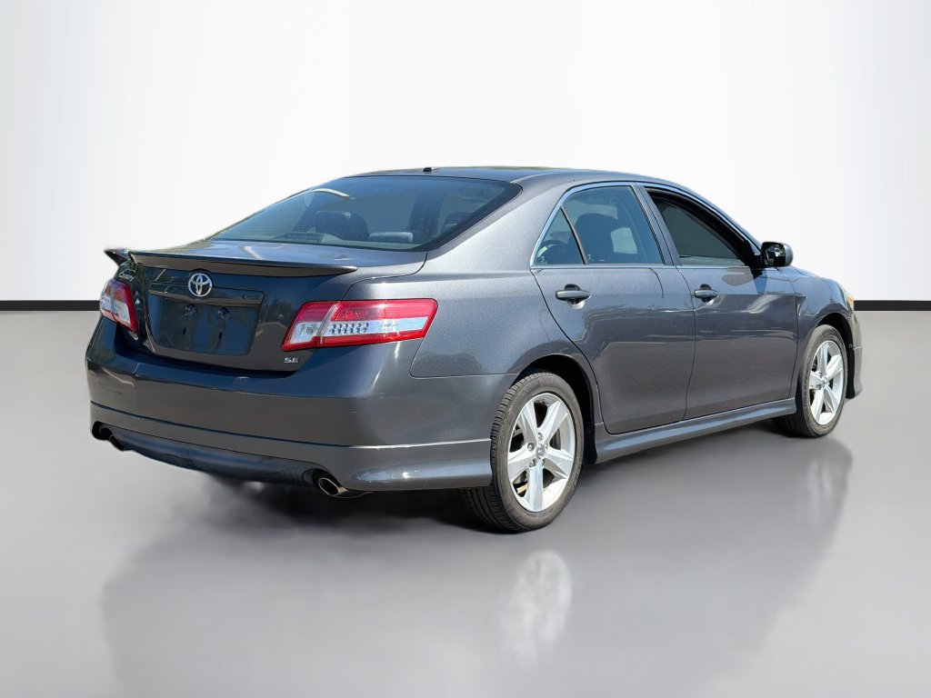Used 2011 Toyota Camry SE w/ SE Extra-Value Pkg #1 FWD image 5
