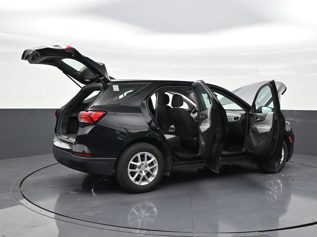 Used 2024 Chevrolet Equinox LS FWD image 28