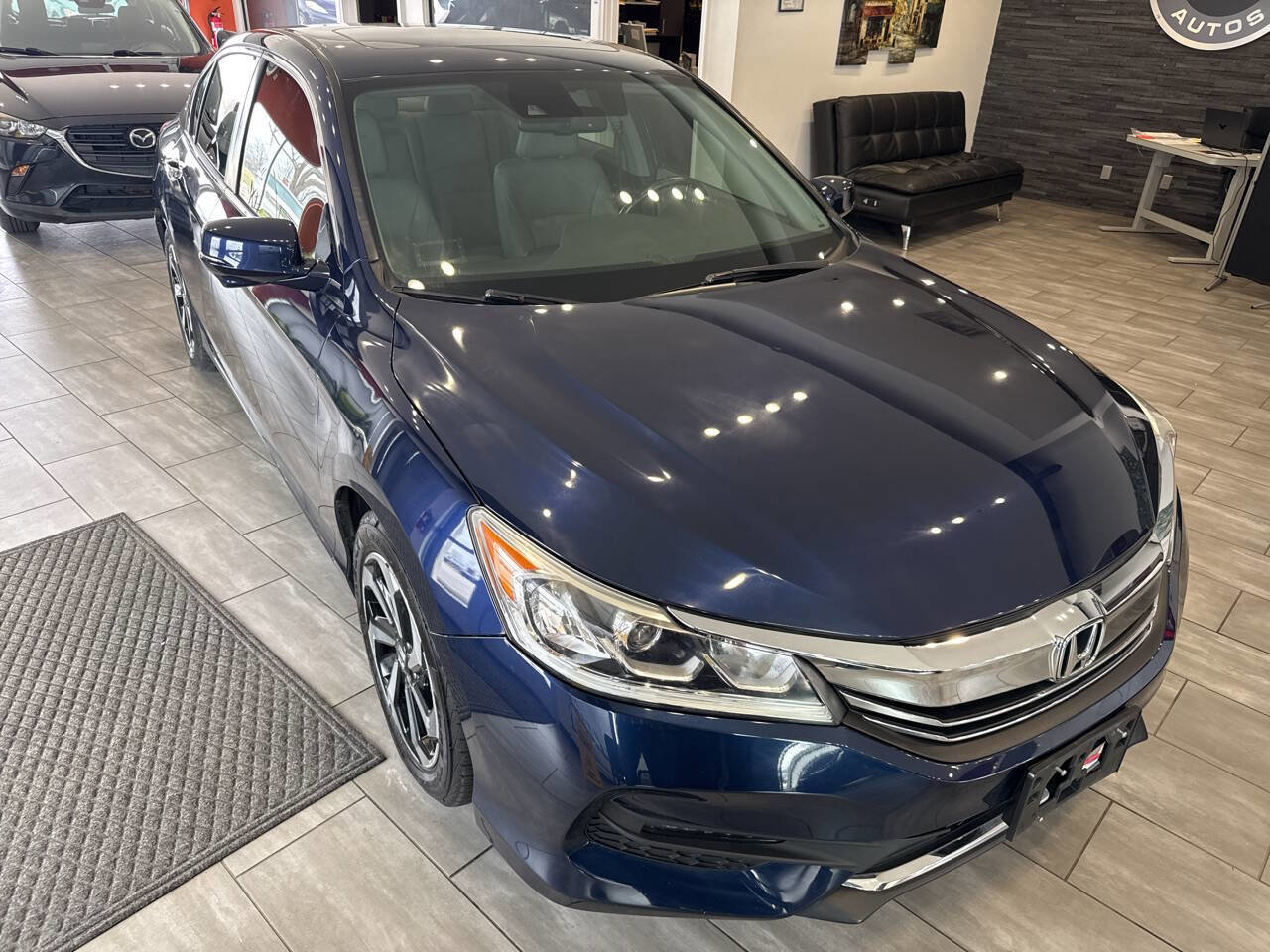Used 2017 Honda Accord EX-L image 6