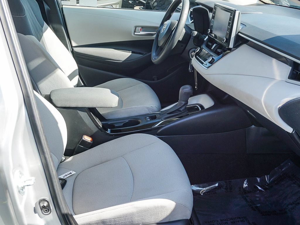 Used 2021 Toyota Corolla LE w/ Carpet Mat Package (TMS) FWD image 12
