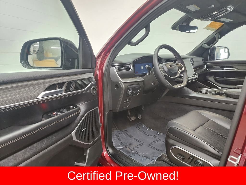 Certified 2024 Jeep Wagoneer Series II w/ Flexible Seating Group image 11