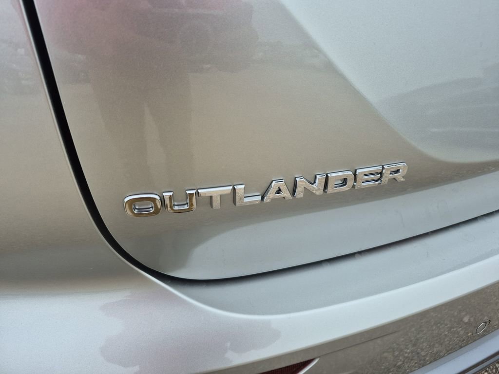 New 2026 Mitsubishi Outlander SE image 53