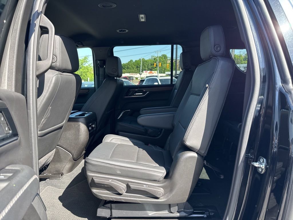 Used 2025 GMC Yukon XL Denali AWD/4WD image 27