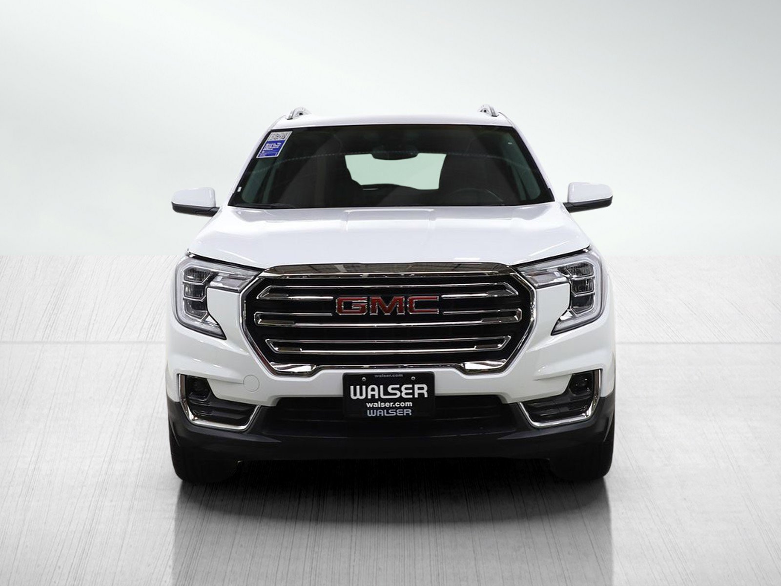 Used 2024 GMC Terrain SLT AWD/4WD image 8