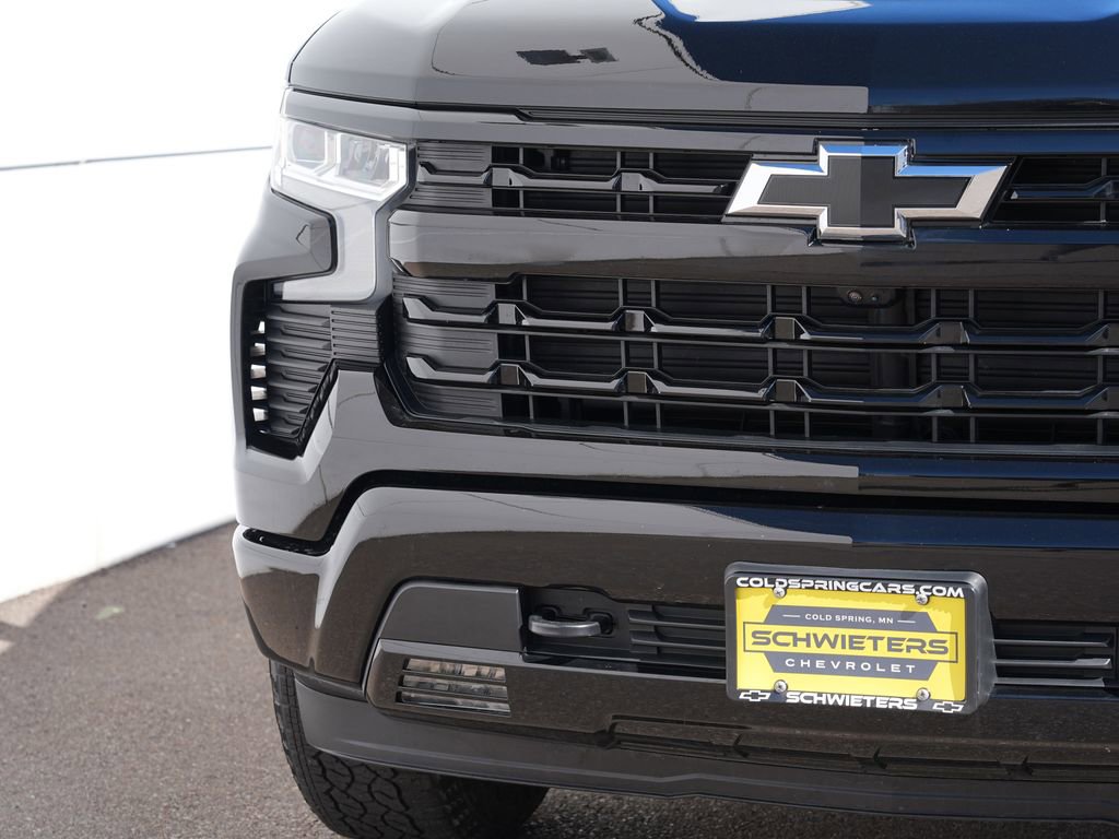 Used 2023 Chevrolet Silverado 1500 RST AWD/4WD image 9