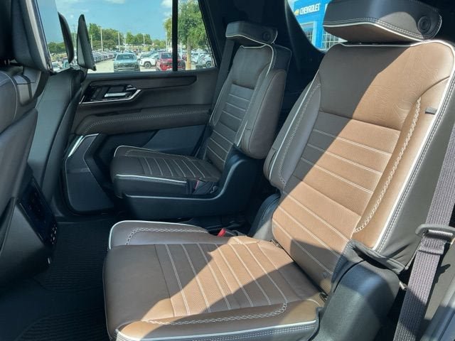 New 2026 GMC Yukon Denali Ultimate AWD/4WD image 17