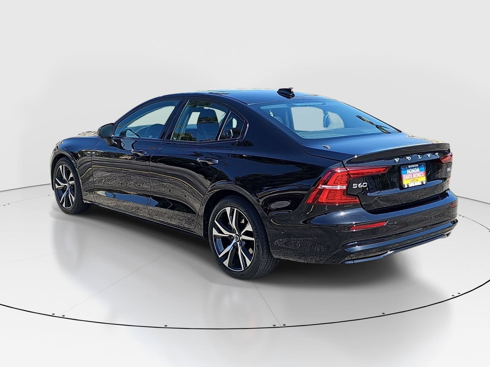 Used 2024 Volvo S60 B5 Plus FWD image 7